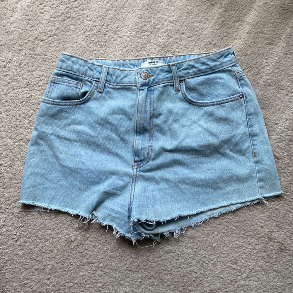 Forever21 light acid washed ripped Jean Shorty shorts